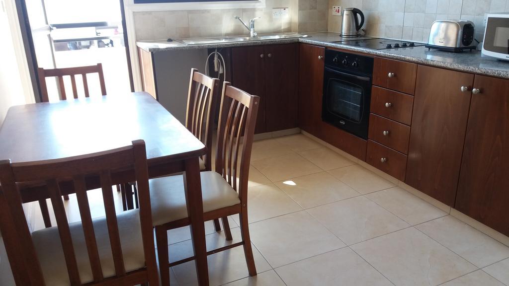 Appartement 202 Mandritis Court à Larnaca Extérieur photo