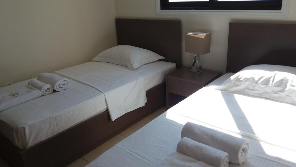 Appartement 202 Mandritis Court à Larnaca Extérieur photo